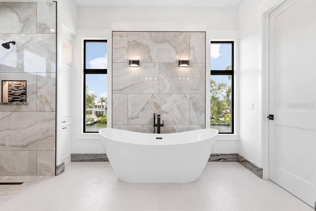 527 VENICE LANE, Sarasota, FL 34242 527 VENICE LANE, Sarasota, FL 34242