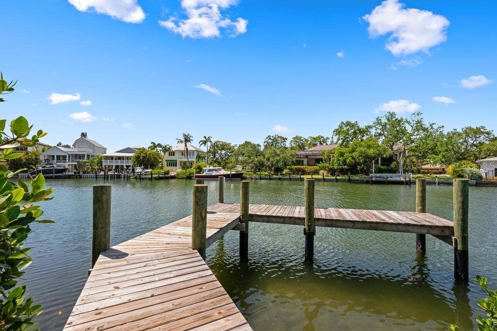 527 VENICE LANE, Sarasota, FL 34242 527 VENICE LANE, Sarasota, FL 34242