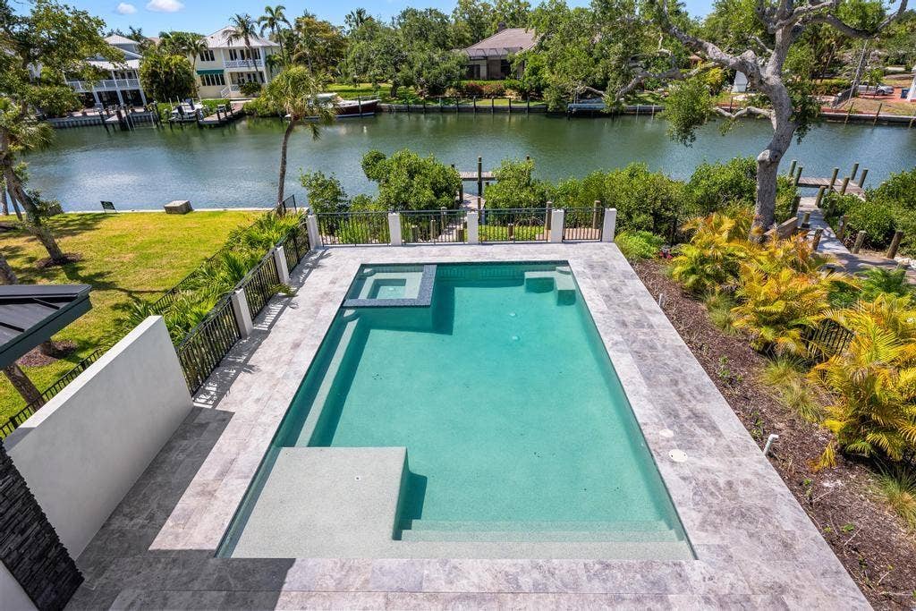 527 VENICE LANE, Sarasota, FL 34242 527 VENICE LANE, Sarasota, FL 34242