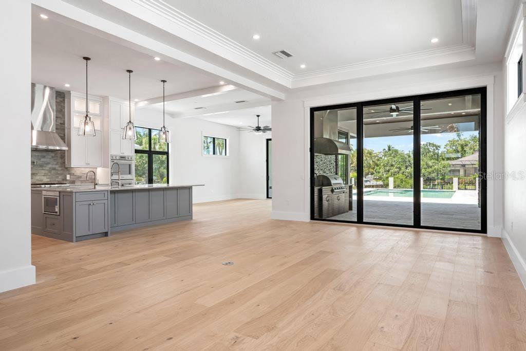 527 VENICE LANE, Sarasota, FL 34242 527 VENICE LANE, Sarasota, FL 34242