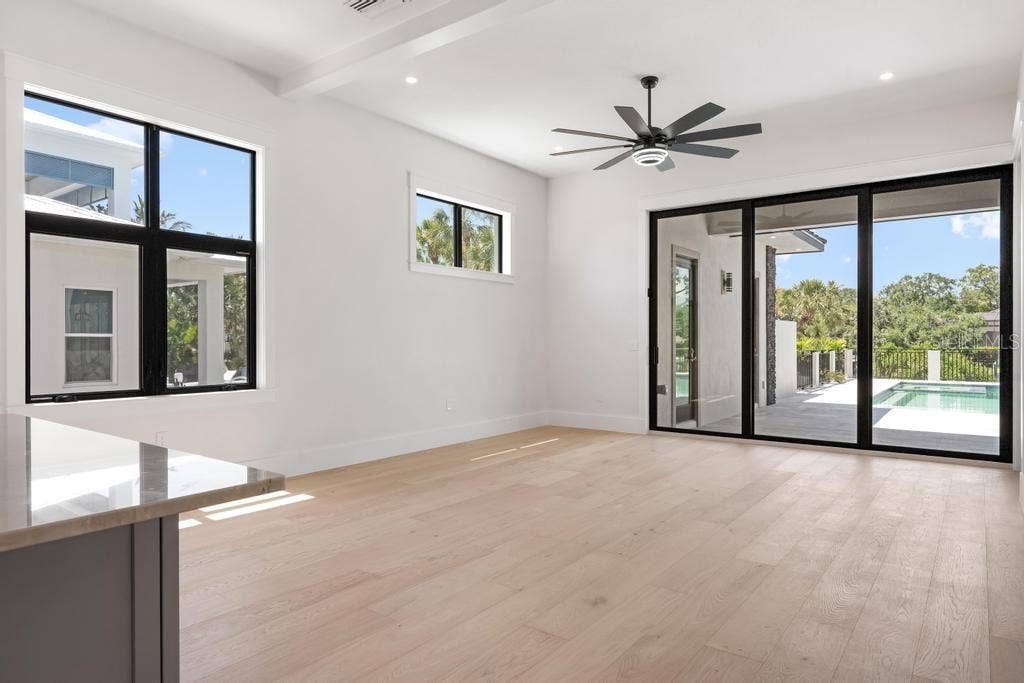527 VENICE LANE, Sarasota, FL 34242 527 VENICE LANE, Sarasota, FL 34242