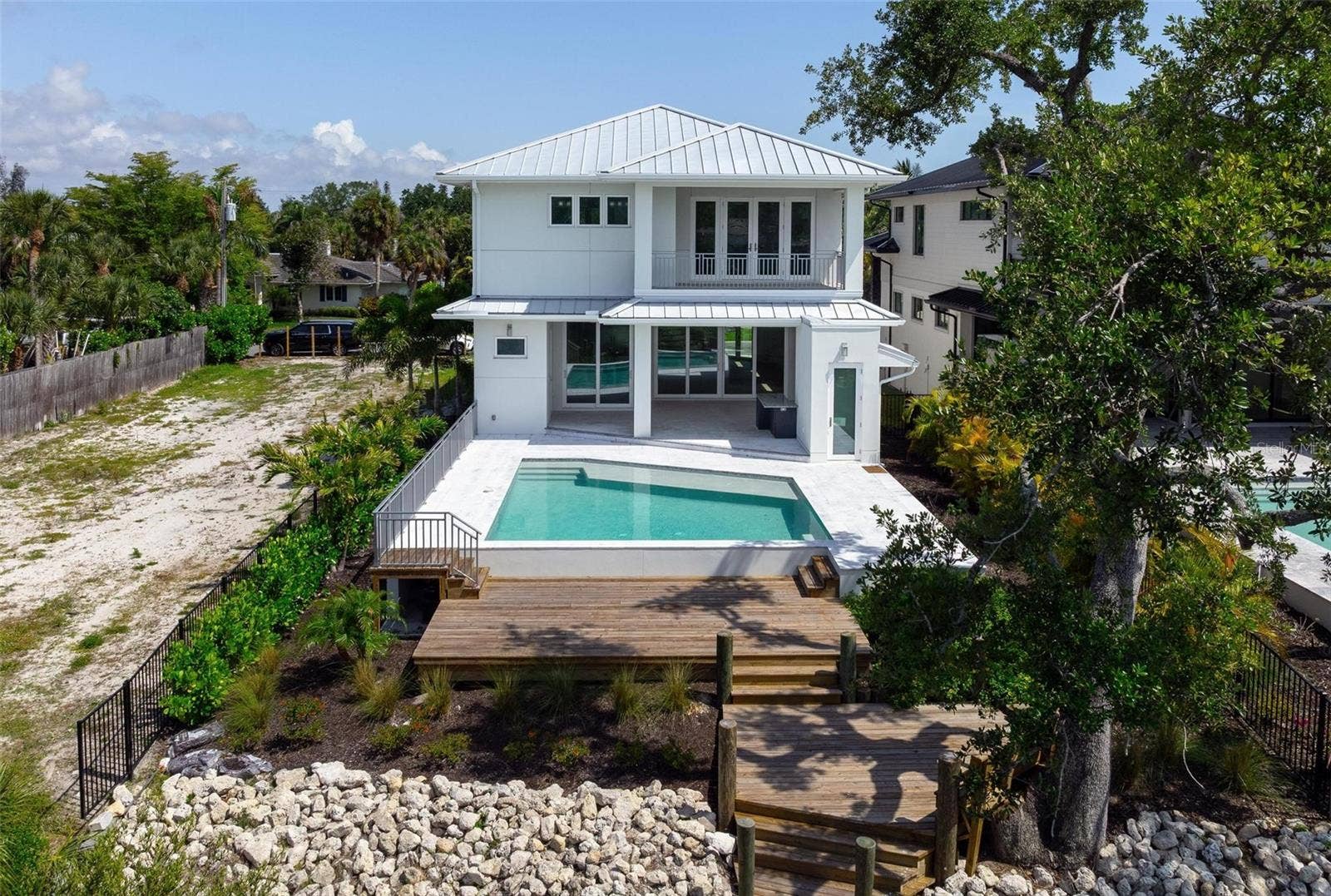 533 VENICE LANE, Sarasota, FL 34242 533 VENICE LANE, Sarasota, FL 34242