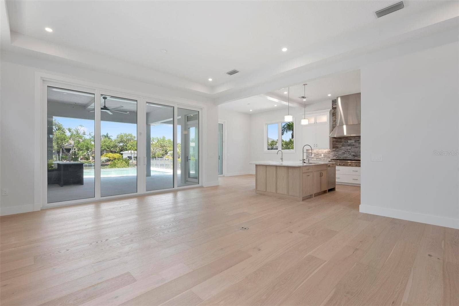 533 VENICE LANE, Sarasota, FL 34242 533 VENICE LANE, Sarasota, FL 34242