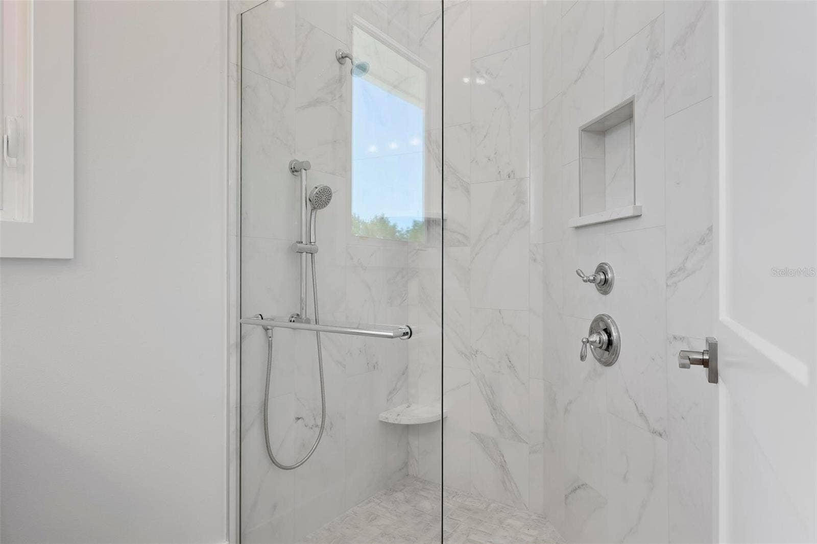 533 VENICE LANE, Sarasota, FL 34242 533 VENICE LANE, Sarasota, FL 34242