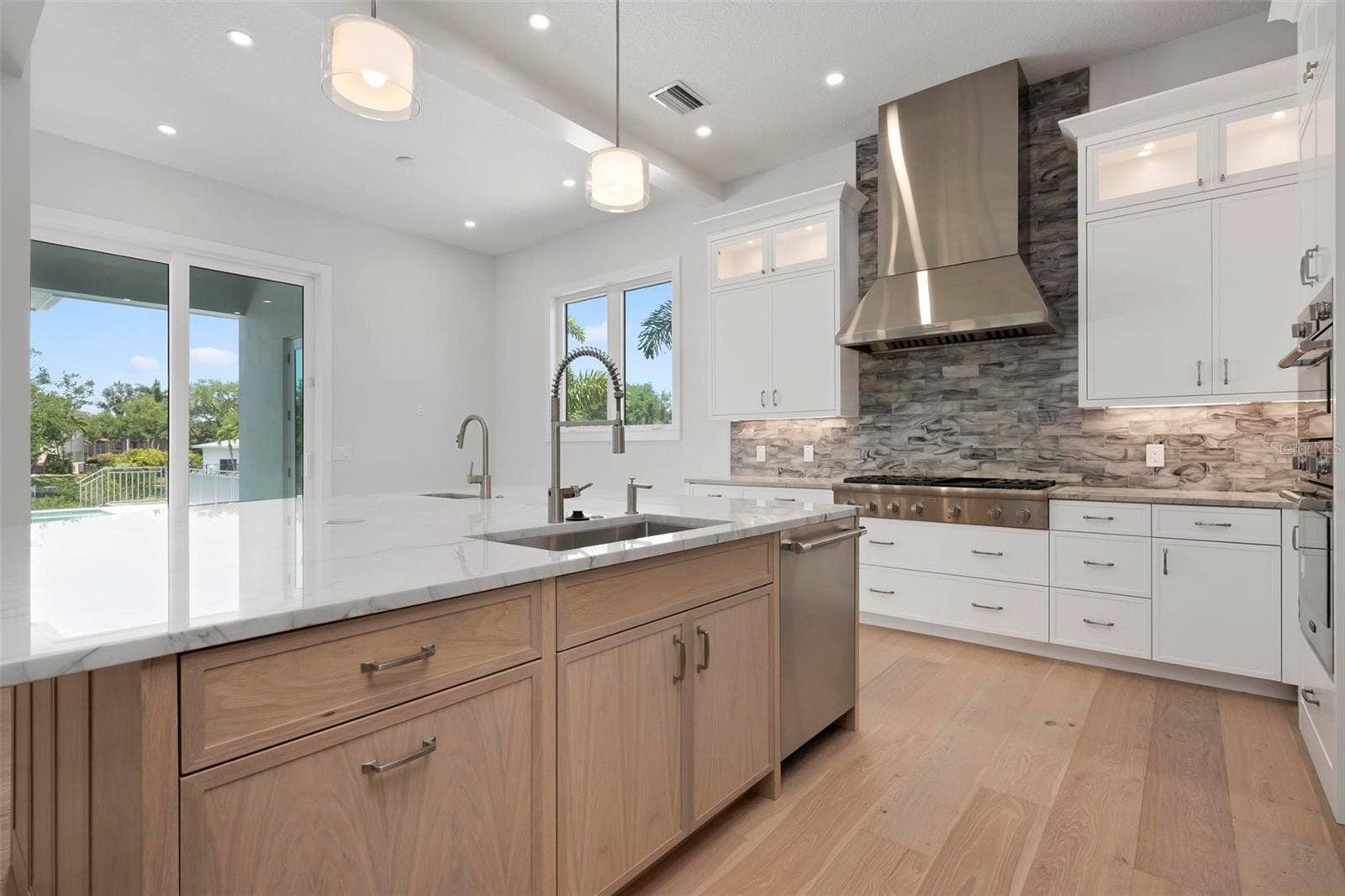 533 VENICE LANE, Sarasota, FL 34242 533 VENICE LANE, Sarasota, FL 34242