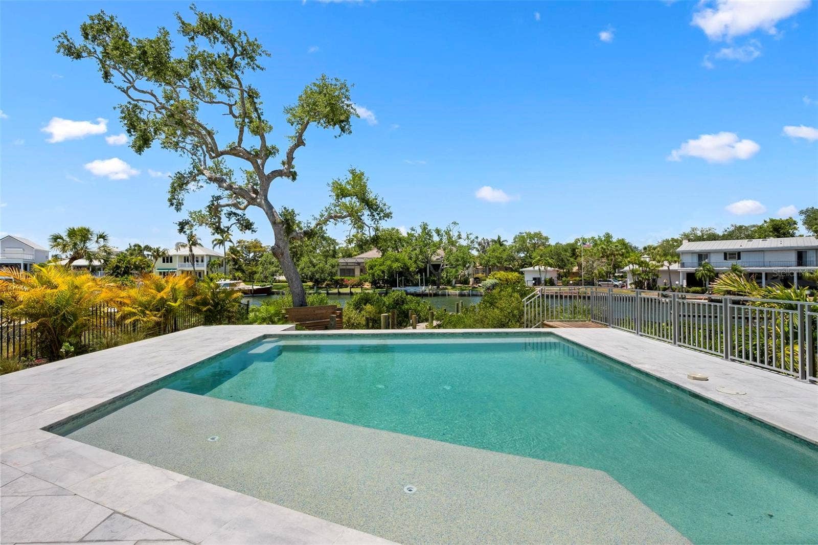 533 VENICE LANE, Sarasota, FL 34242 533 VENICE LANE, Sarasota, FL 34242