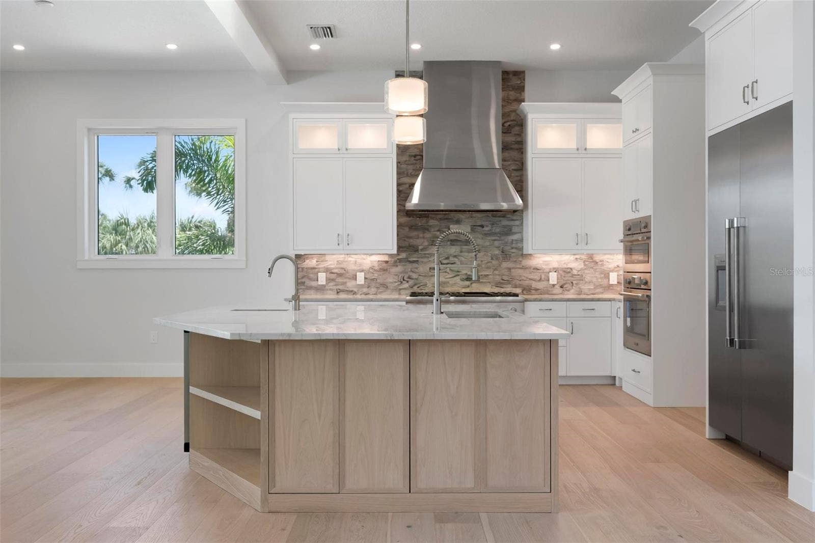 533 VENICE LANE, Sarasota, FL 34242 533 VENICE LANE, Sarasota, FL 34242