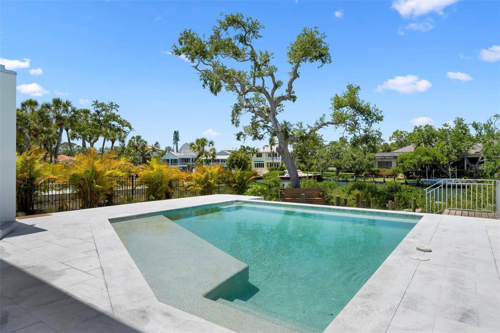 533 VENICE LANE, Sarasota, FL 34242 533 VENICE LANE, Sarasota, FL 34242