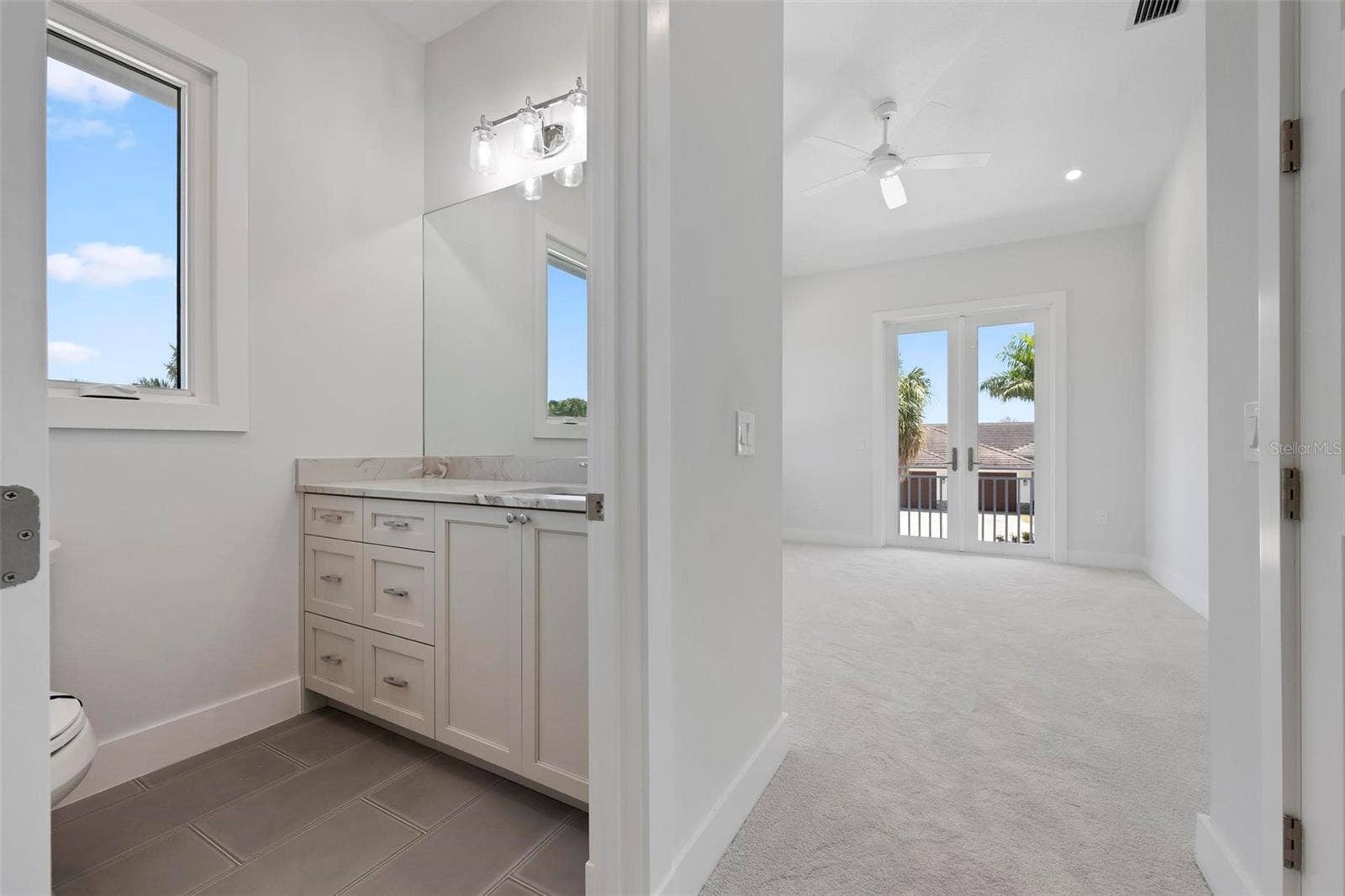 533 VENICE LANE, Sarasota, FL 34242 533 VENICE LANE, Sarasota, FL 34242