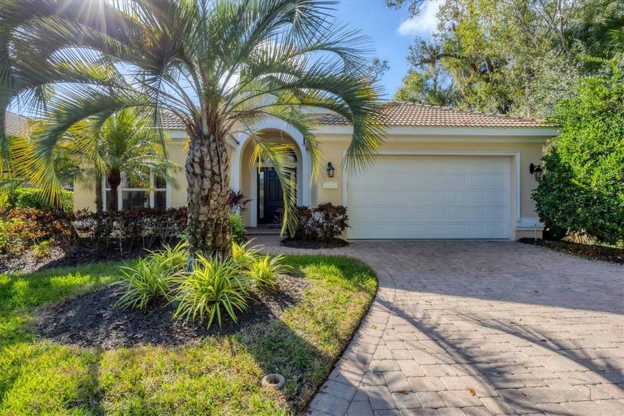 Property photo for 8404 ABINGDON COURT, University Park, FL