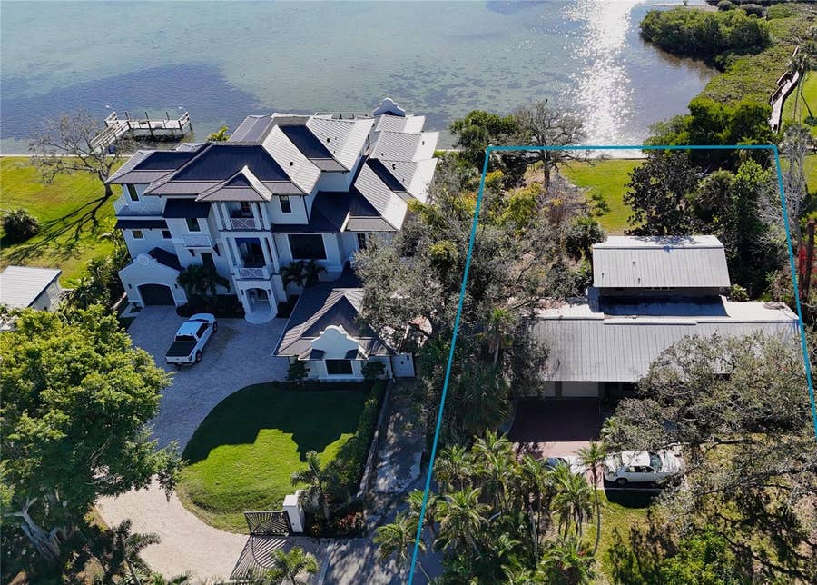 Property photo for 1621 MEMORY LANE, Sarasota, FL