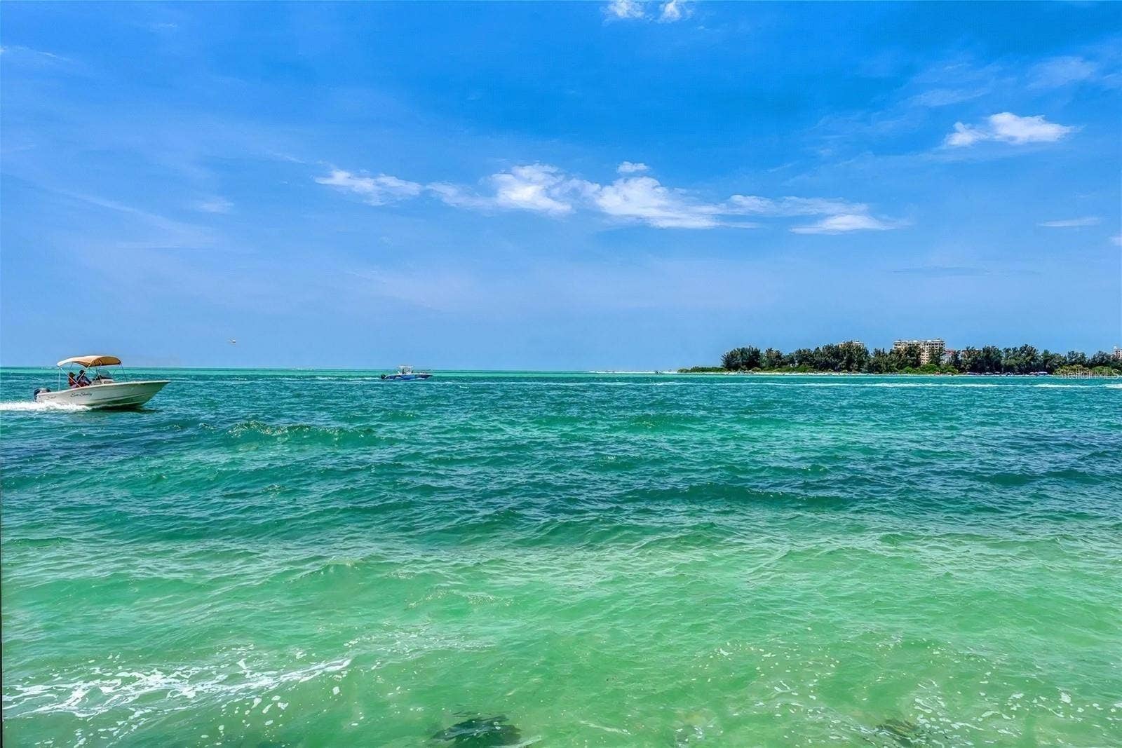 4050 HIGEL AVENUE, Sarasota, FL 34242 4050 HIGEL AVENUE, Sarasota, FL 34242