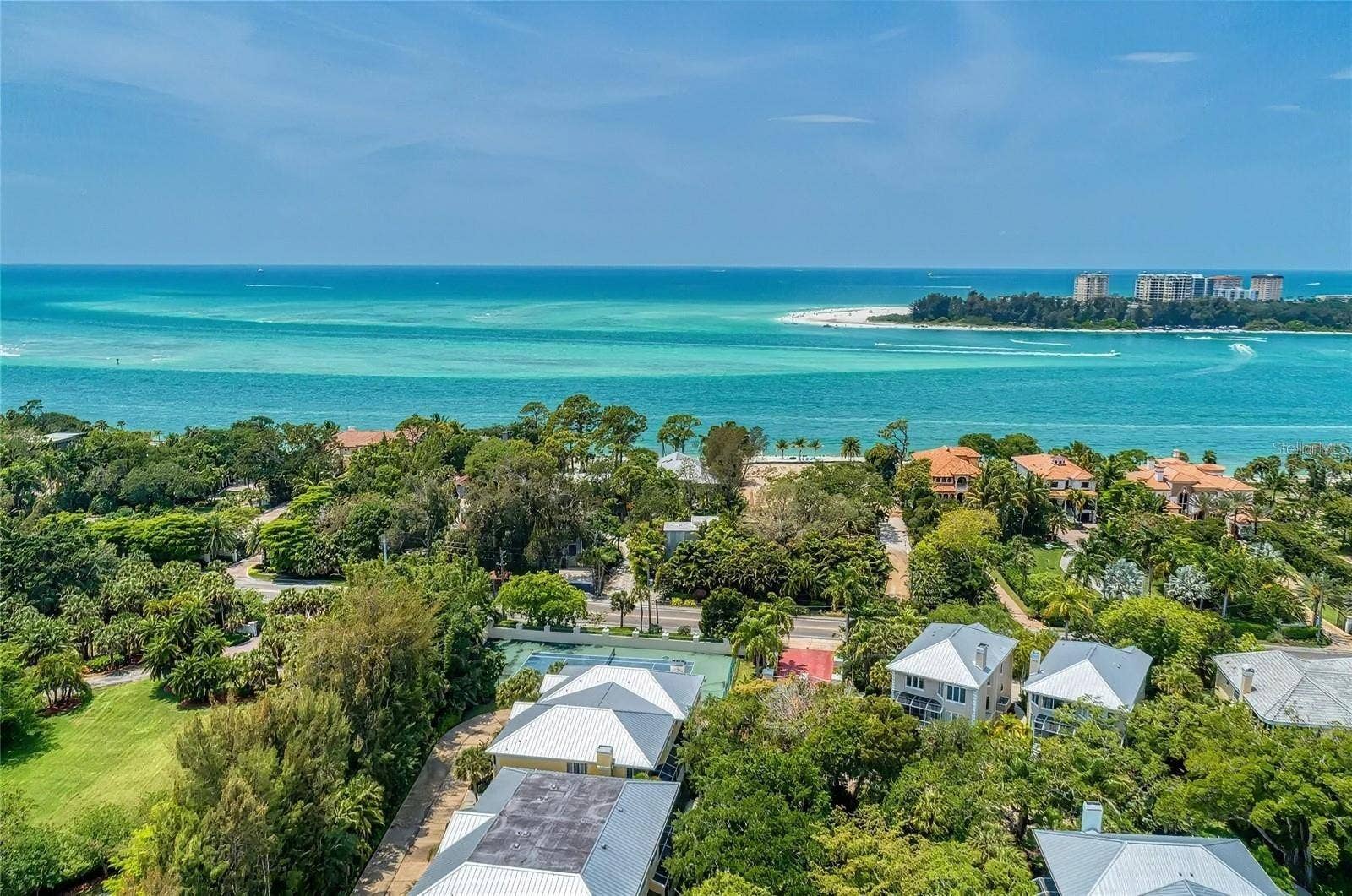 4050 HIGEL AVENUE, Sarasota, FL 34242 4050 HIGEL AVENUE, Sarasota, FL 34242