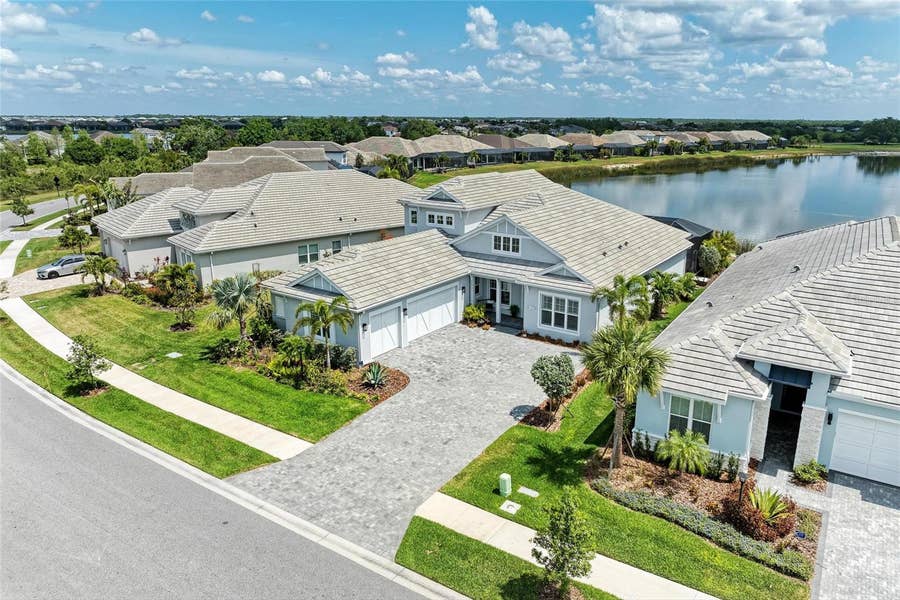 Property photo for 8067 WATERBEND TRAIL, Sarasota, FL