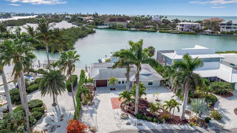 Property photo for 922 CASEY COVE DRIVE, Nokomis, FL