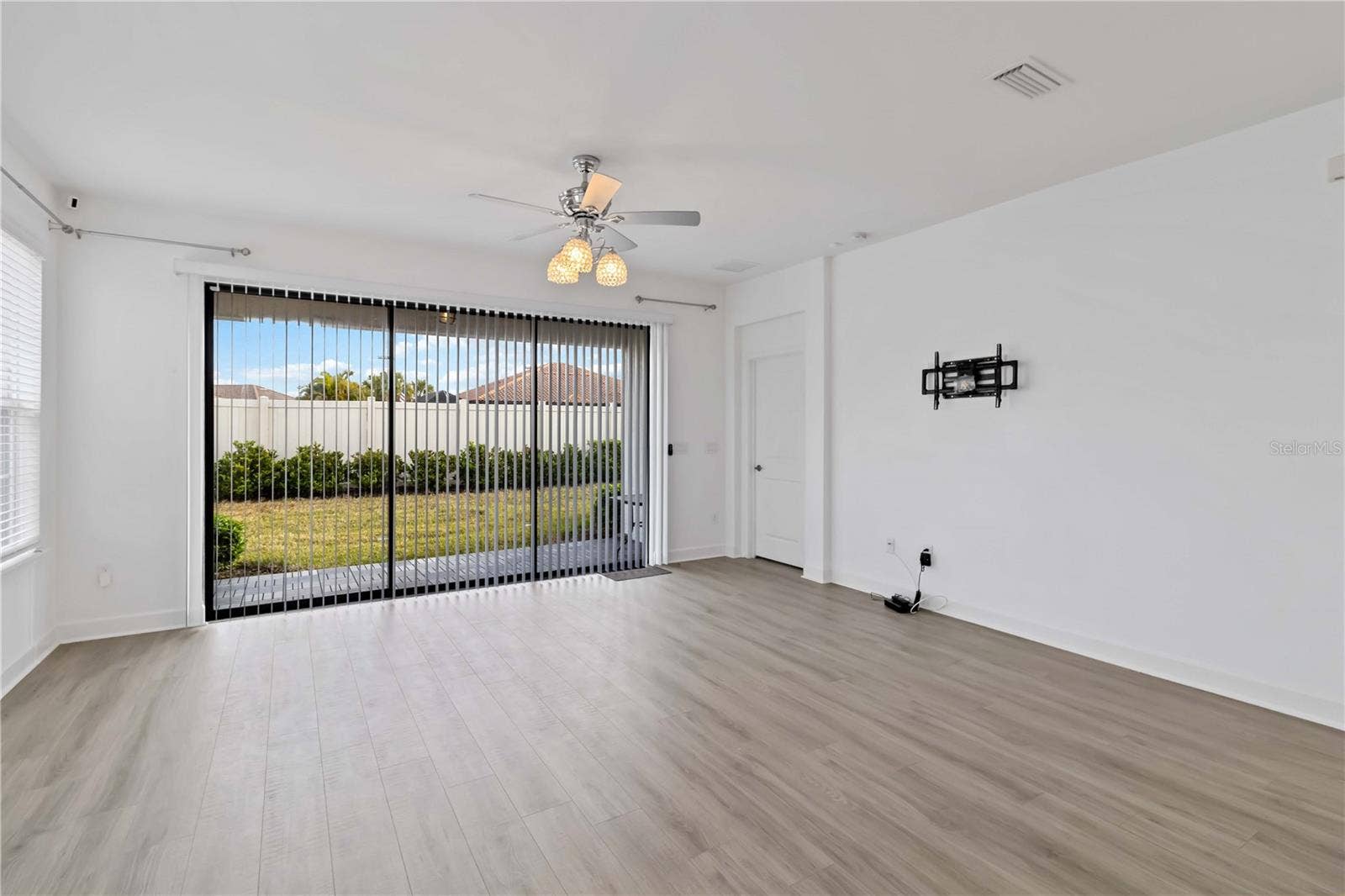 10934 WENDOVER DRIVE, Palmetto, FL 34221 10934 WENDOVER DRIVE, Palmetto, FL 34221