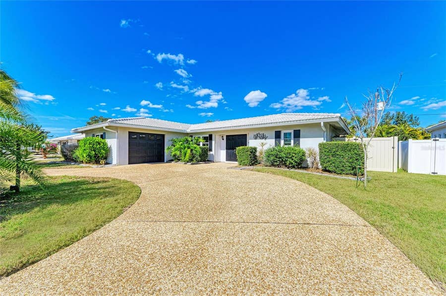 Property photo for 3368 SHEFFIELD CIRCLE, Sarasota, FL