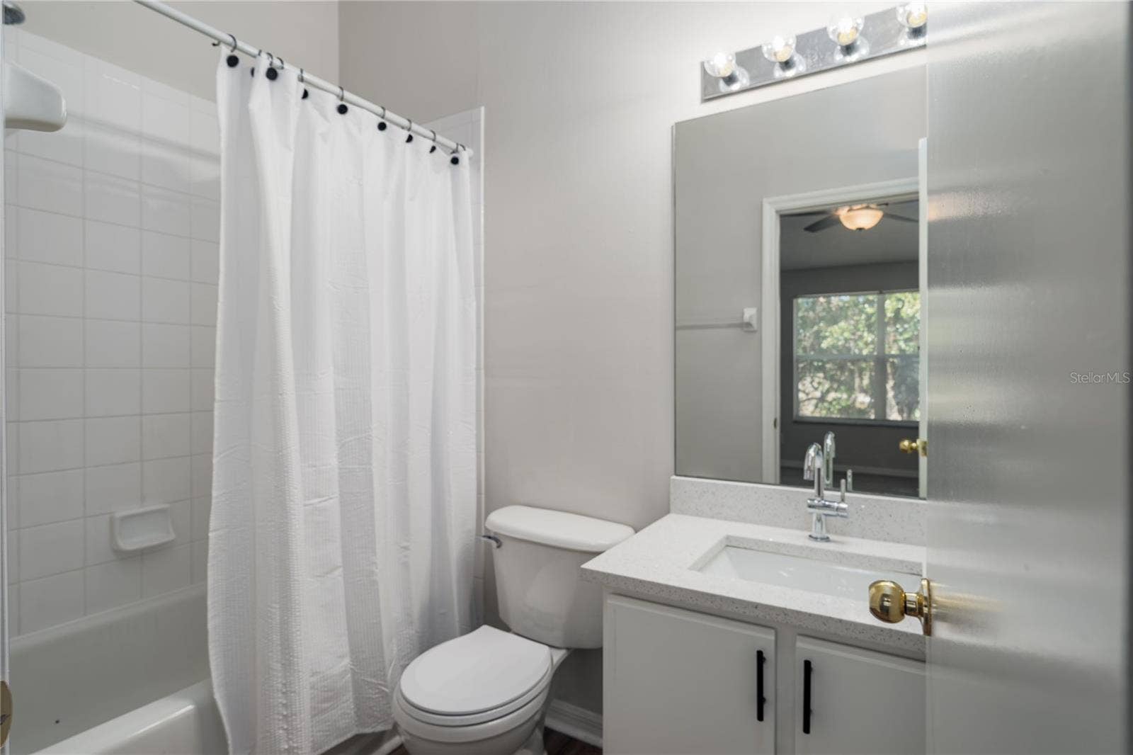 6213 OSPREY LAKE CIRCLE, Riverview, FL 33578 6213 OSPREY LAKE CIRCLE, Riverview, FL 33578