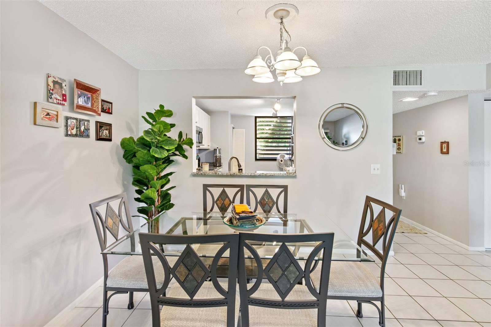 611 WOODLAWN DRIVE, #611, Bradenton, FL 34210 Dining Area