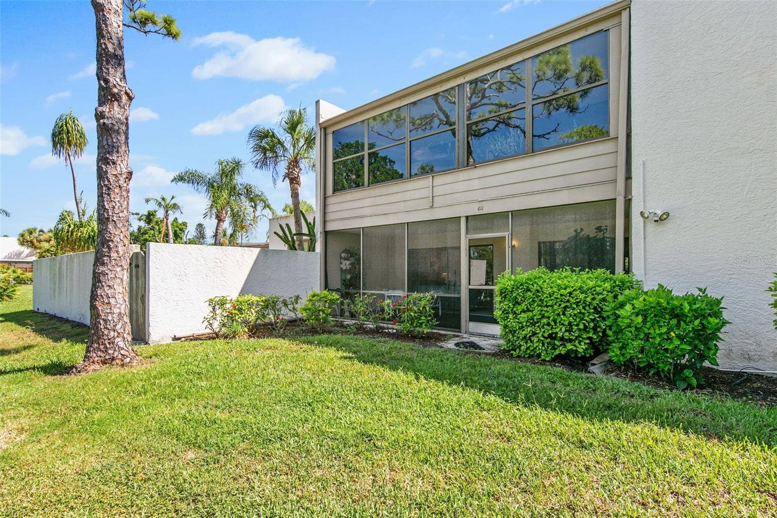 611 WOODLAWN DRIVE, #611, Bradenton, FL 34210 611 WOODLAWN DRIVE, #611, Bradenton, FL 34210