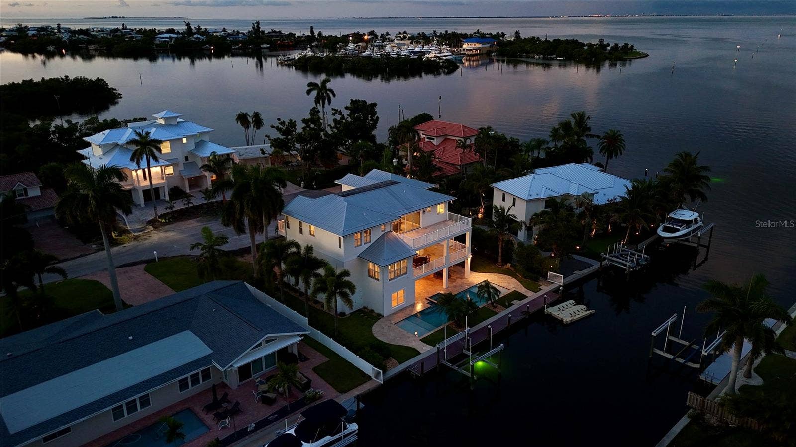 529 77TH STREET, Holmes Beach, FL 34217 529 77TH STREET, Holmes Beach, FL 34217