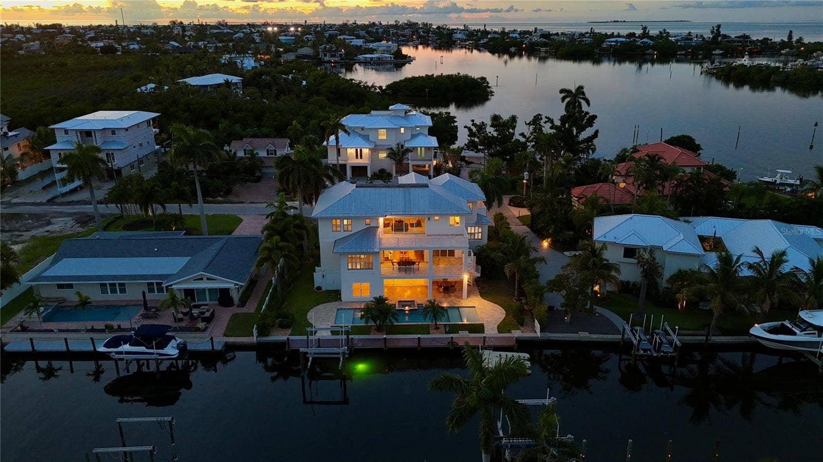 529 77TH STREET, Holmes Beach, FL 34217 529 77TH STREET, Holmes Beach, FL 34217