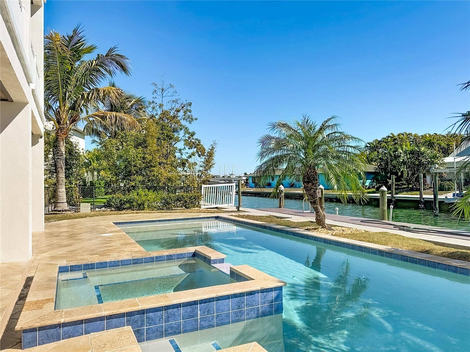 529 77TH STREET, Holmes Beach, FL 34217 529 77TH STREET, Holmes Beach, FL 34217