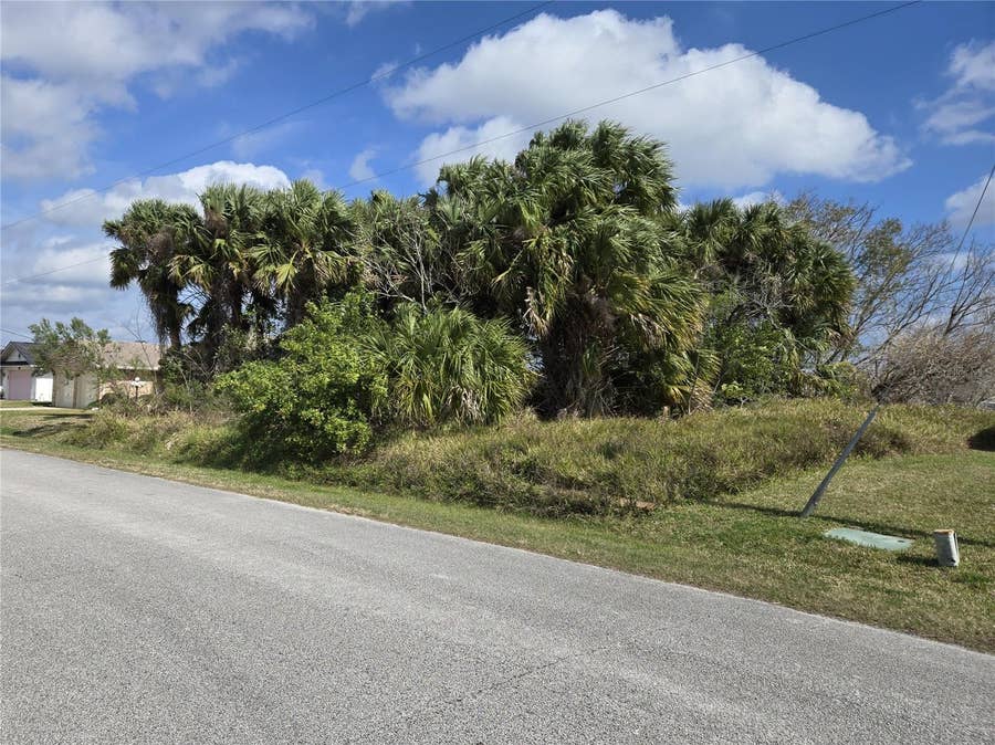 Property photo for 25 CHRISTOPHER COURT N, Palm Coast, FL