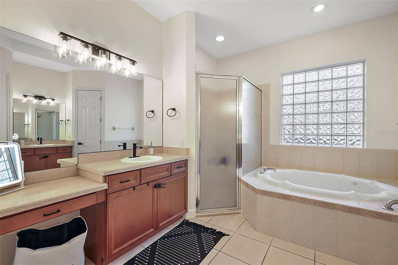 9930 SANTA BARBARA COURT, Howey In The Hills, FL 34737 9930 SANTA BARBARA COURT, Howey In The Hills, FL 34737