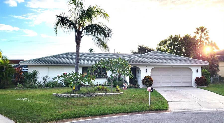 Property photo for 3619 PEMBROOK DRIVE, Sarasota, FL