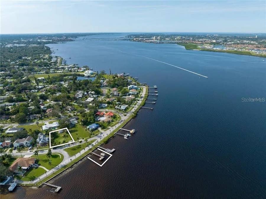Property photo for 2520 RIVERSIDE DRIVE E, Bradenton, FL