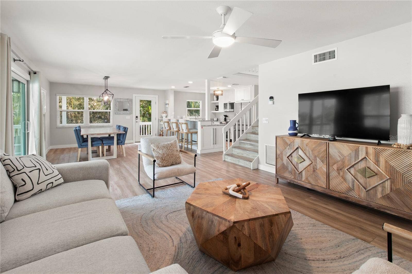403 N BAY BOULEVARD, Anna Maria, FL 34216 403 N BAY BOULEVARD, Anna Maria, FL 34216