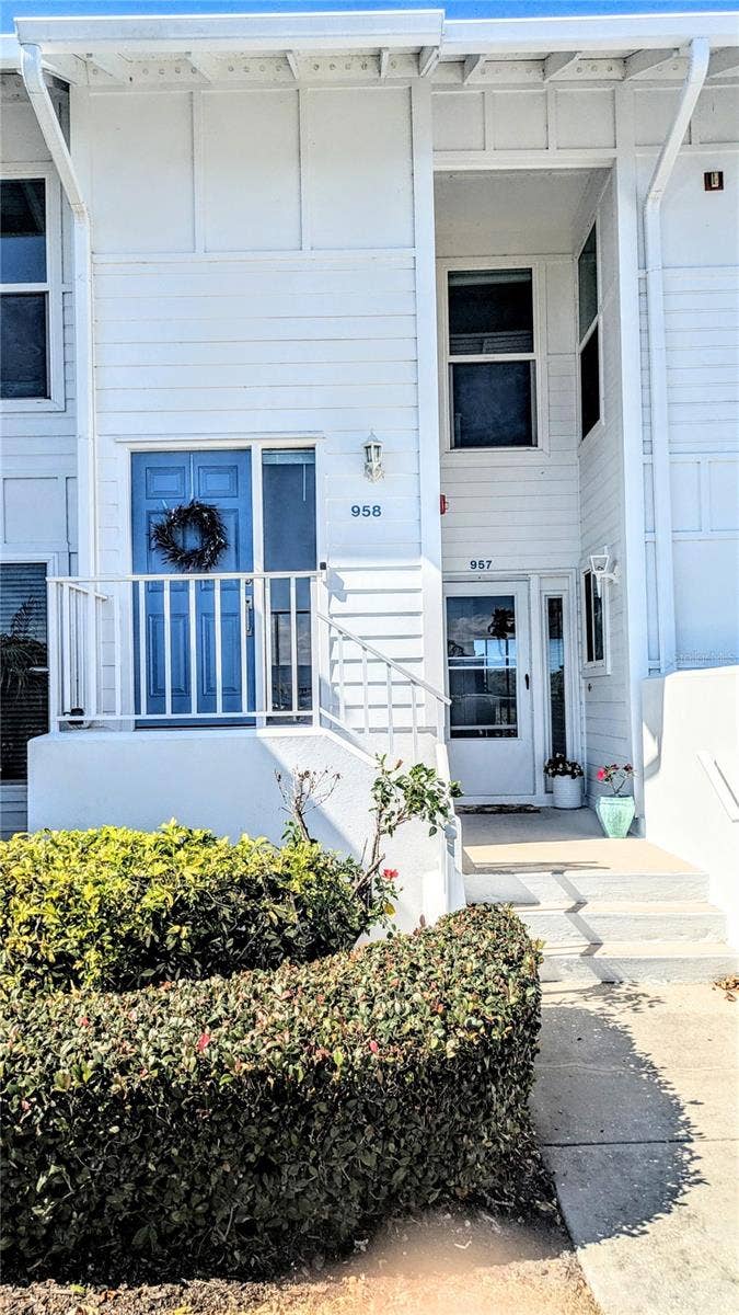 Property photo for 958 SANDPIPER CIRCLE, #958, Bradenton, FL