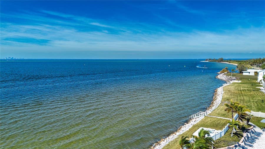 Property photo for 802 BAHIA DEL SOL DRIVE, #6, Ruskin, FL