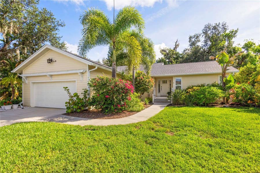 Property photo for 4471 TRAILS DRIVE, Sarasota, FL