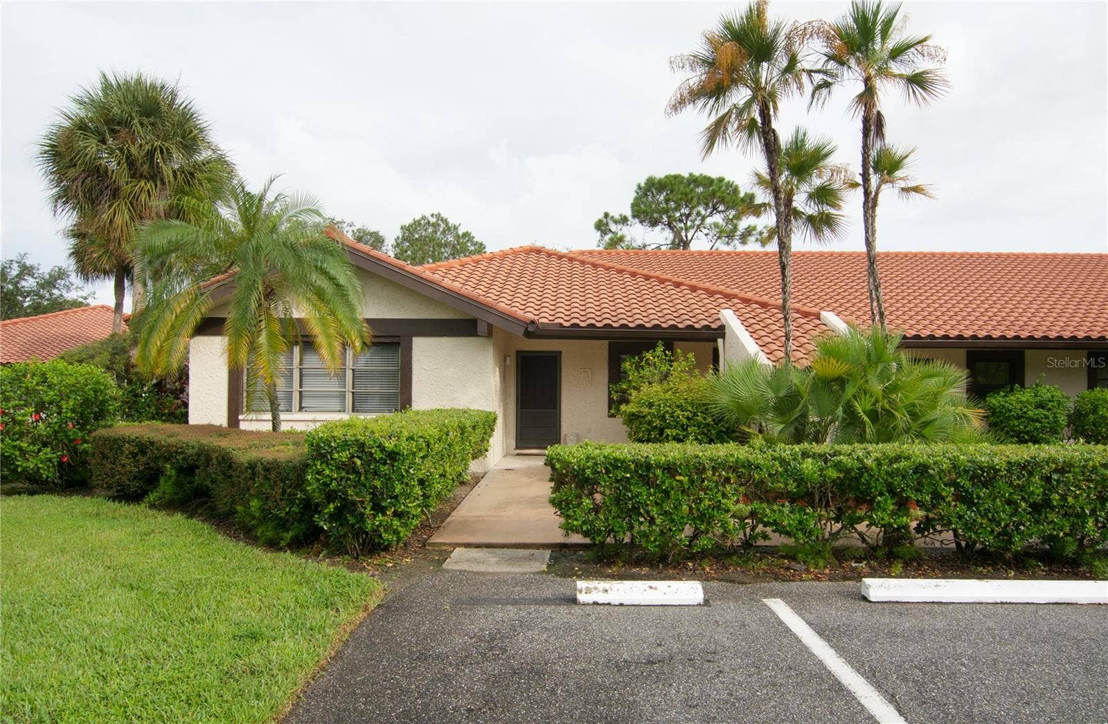 5635 GOLF POINTE DRIVE, #101, Sarasota, FL 34243
