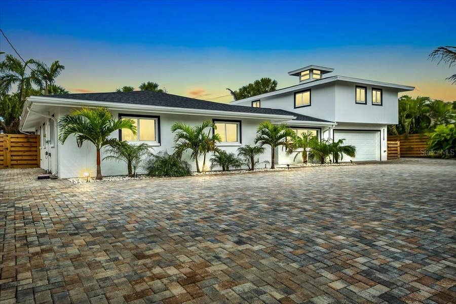 Property photo for 5624 CAPE LEYTE DRIVE, Sarasota, FL