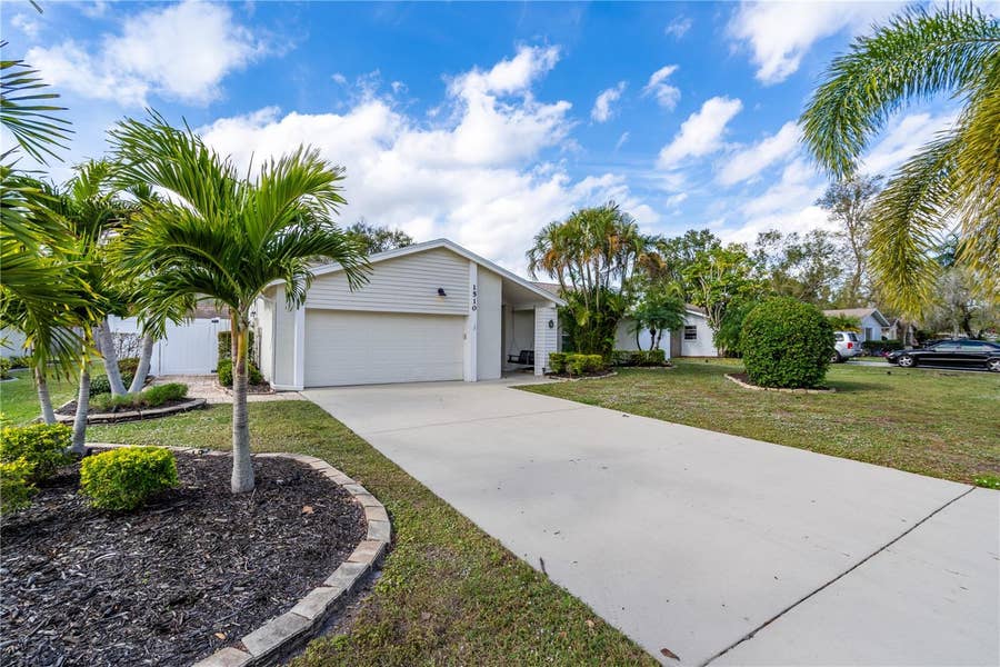 Property photo for 1510 GEORGETOWNE LANE, Sarasota, FL