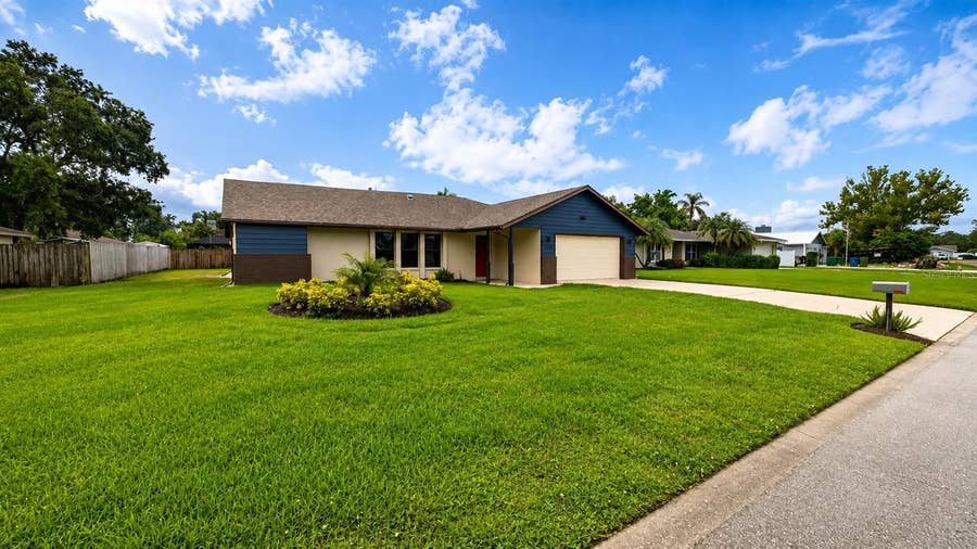 Property photo for 1526 GEORGETOWNE LANE, Sarasota, FL