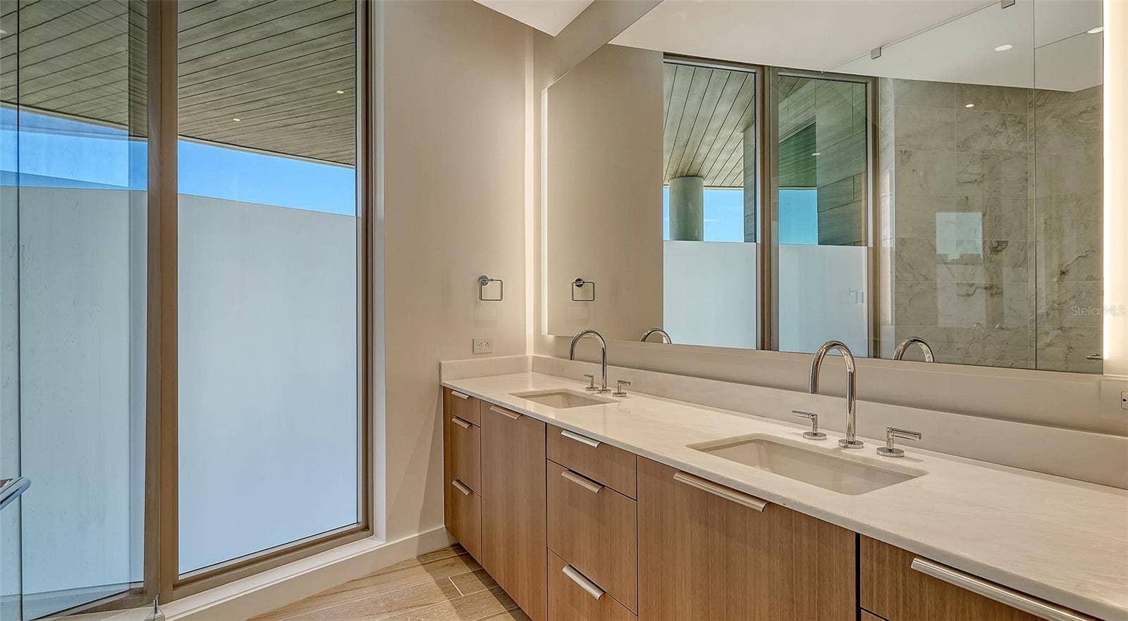 1561 GULF OF MEXICO DRIVE, #404, Longboat Key, FL 34228 1561 GULF OF MEXICO DRIVE, #404, Longboat Key, FL 34228