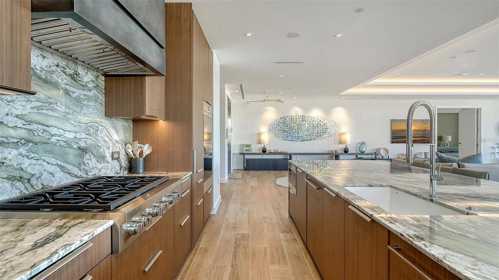 1561 GULF OF MEXICO DRIVE, #404, Longboat Key, FL 34228 1561 GULF OF MEXICO DRIVE, #404, Longboat Key, FL 34228