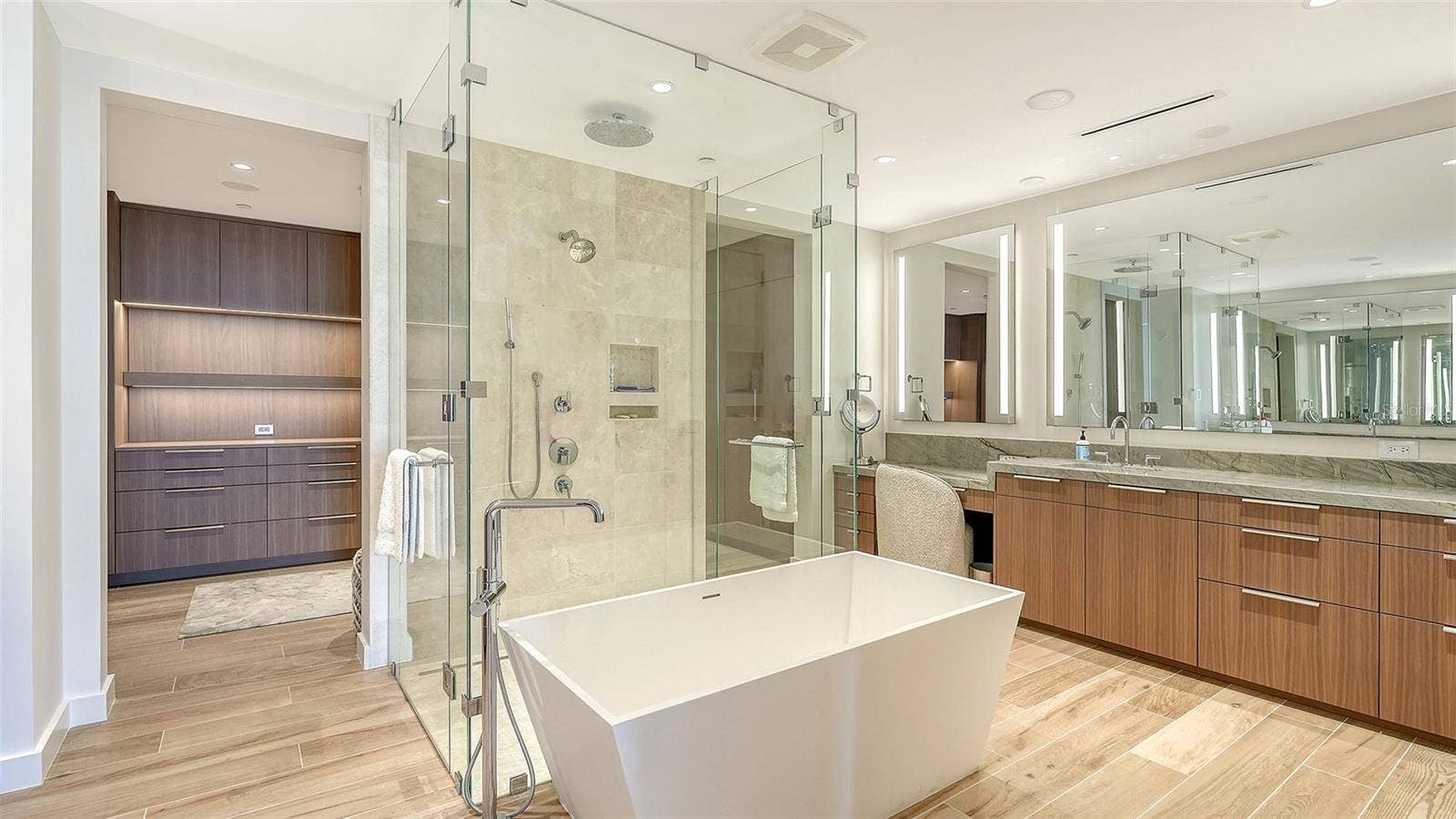 1561 GULF OF MEXICO DRIVE, #404, Longboat Key, FL 34228 1561 GULF OF MEXICO DRIVE, #404, Longboat Key, FL 34228
