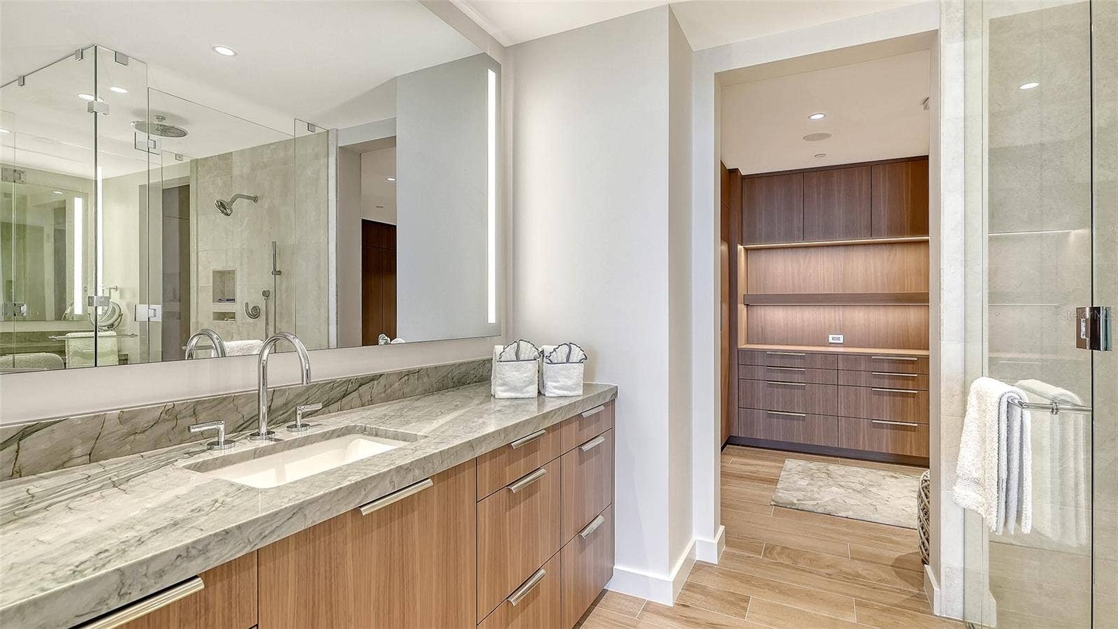 1561 GULF OF MEXICO DRIVE, #404, Longboat Key, FL 34228 1561 GULF OF MEXICO DRIVE, #404, Longboat Key, FL 34228
