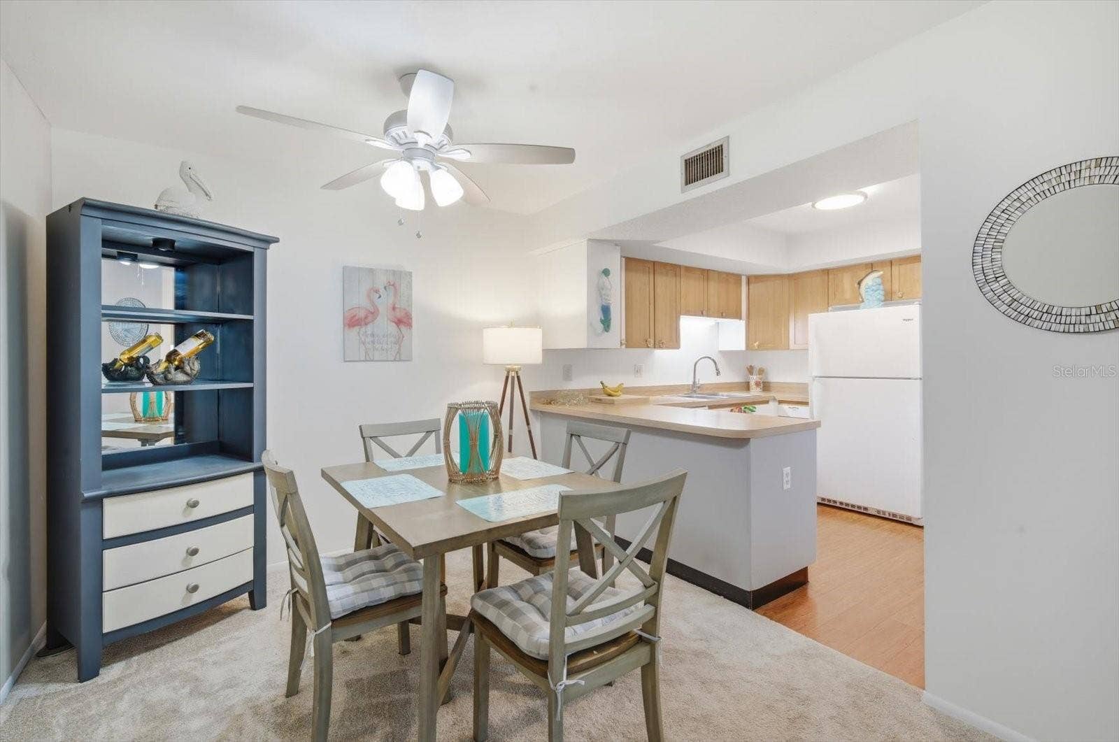 Dining to Kitchen