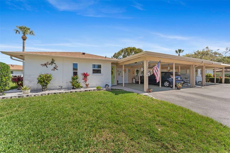 Property photo for 5061 LIVE OAK CIRCLE, Bradenton, FL