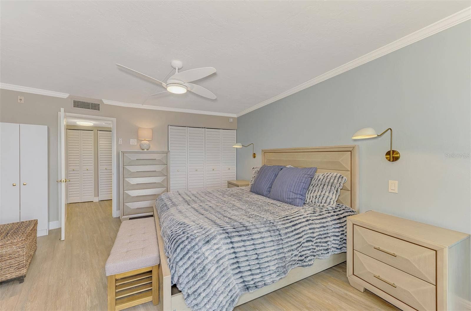 5855 MIDNIGHT PASS ROAD, #333, Sarasota, FL 34242 5855 MIDNIGHT PASS ROAD, #333, Sarasota, FL 34242