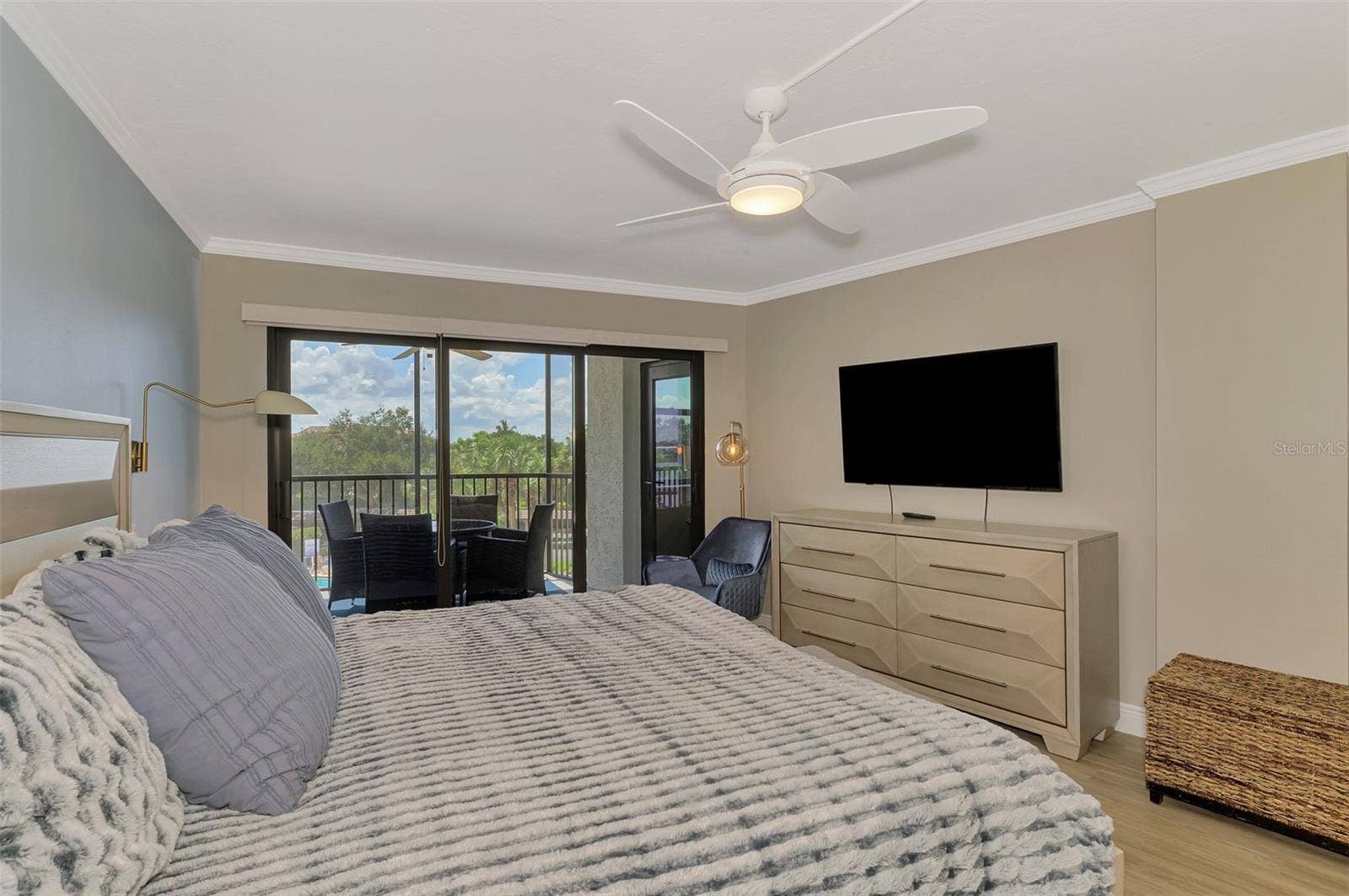 5855 MIDNIGHT PASS ROAD, #333, Sarasota, FL 34242 5855 MIDNIGHT PASS ROAD, #333, Sarasota, FL 34242