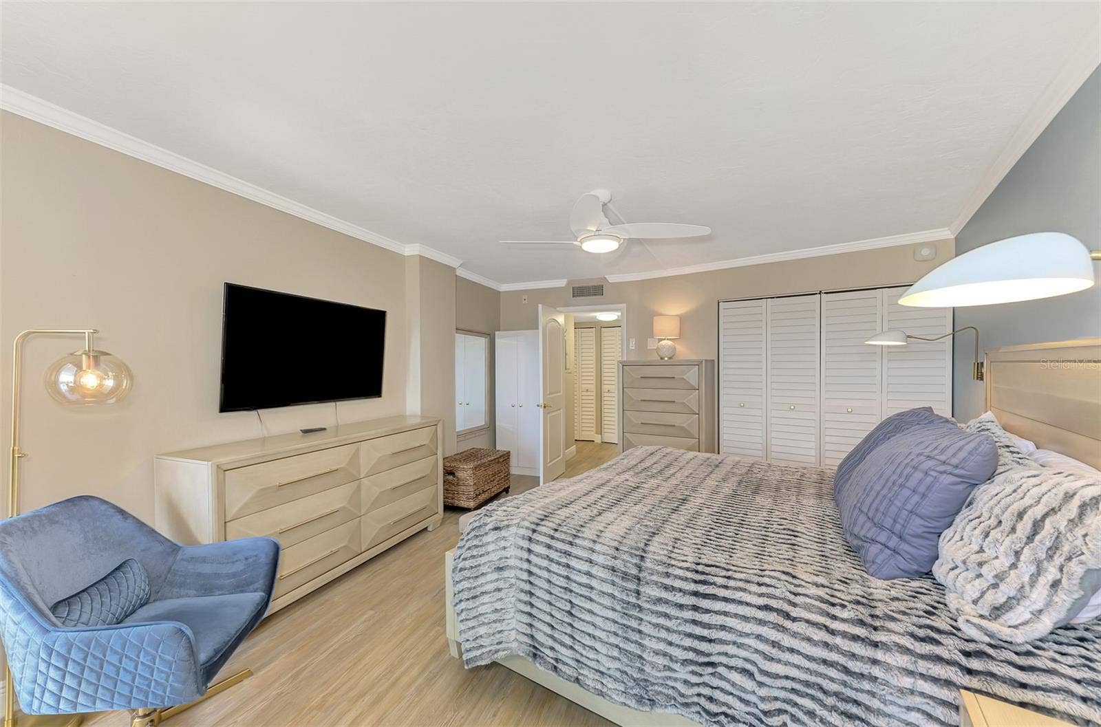 5855 MIDNIGHT PASS ROAD, #333, Sarasota, FL 34242 5855 MIDNIGHT PASS ROAD, #333, Sarasota, FL 34242