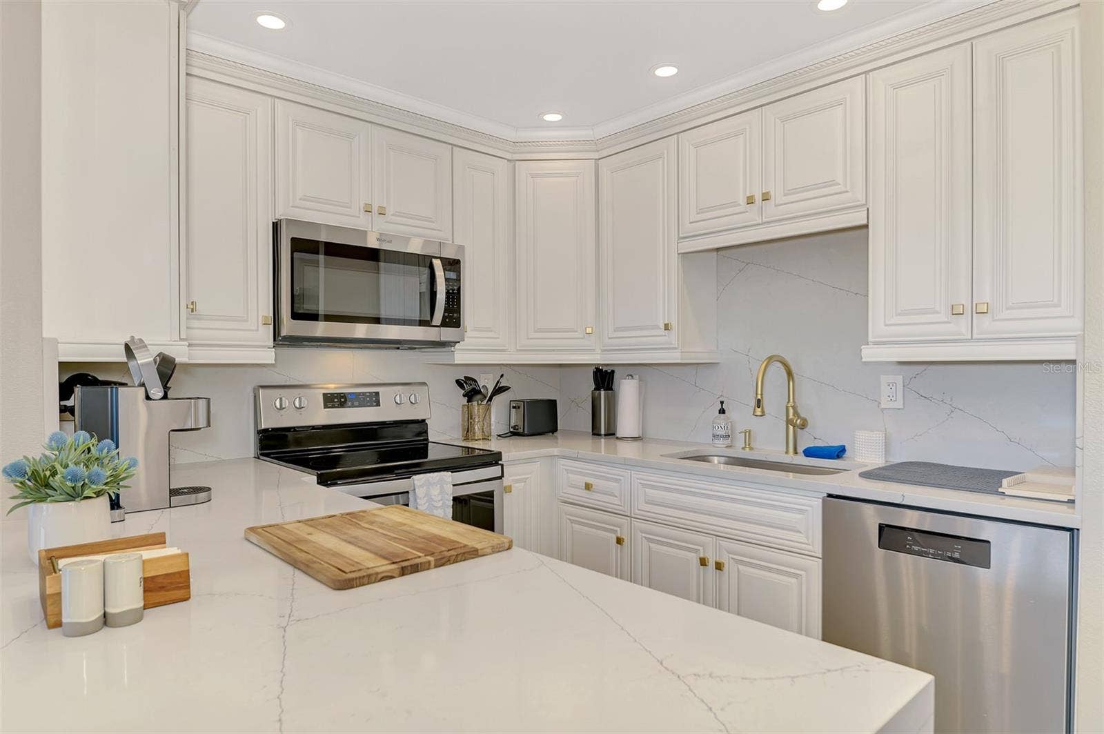 5855 MIDNIGHT PASS ROAD, #333, Sarasota, FL 34242 5855 MIDNIGHT PASS ROAD, #333, Sarasota, FL 34242
