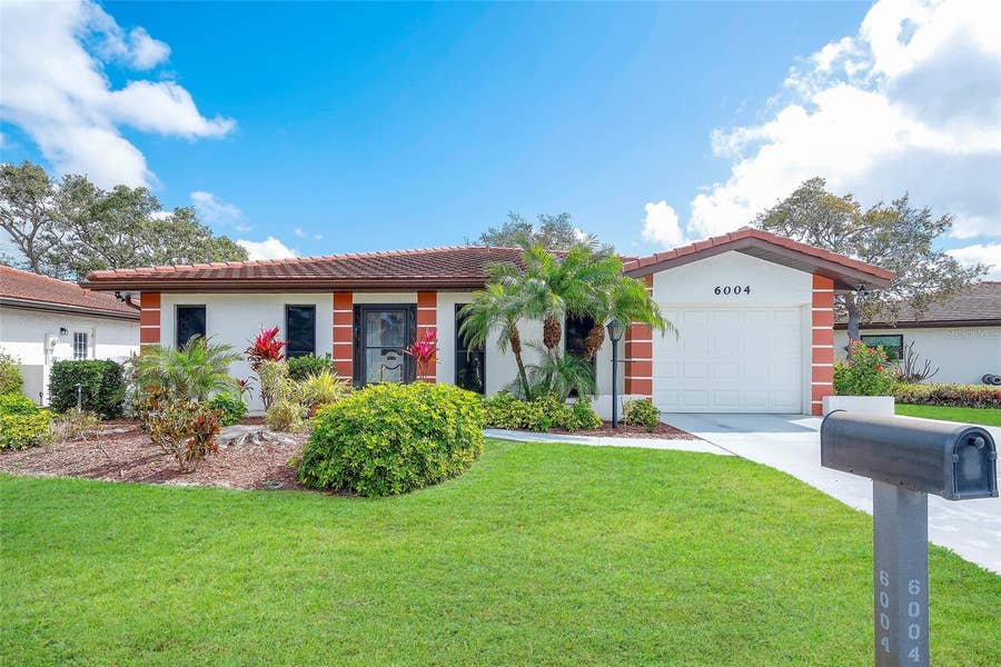 Property photo for 6004 VIVIENDA DRIVE, #8, Bradenton, FL